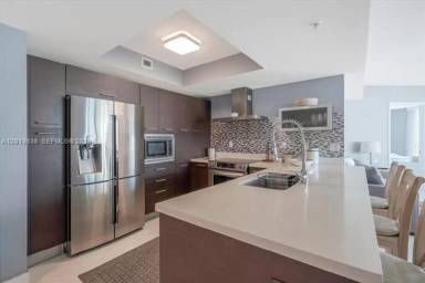 Main picture of 250 Sunny Isles Blvd