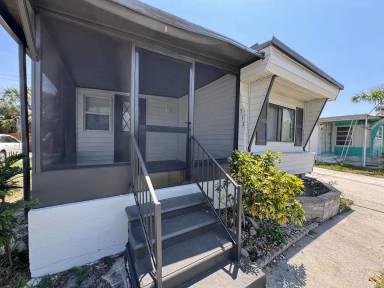 Main picture of 512 51st Avenue Dr W