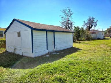 Main picture of 2253 Golfview St
