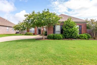 Main picture of 9625 Helmsley Cir