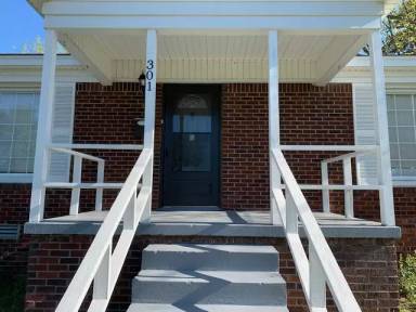 Main picture of 301 W Pine
