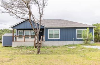 Main picture of 1404 Tee Cir