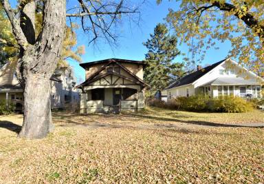 Main picture of 408 3rd Ave NE