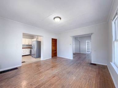Main picture of 408 W Illinois St