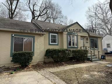 Main picture of 5113 N Troost Ave