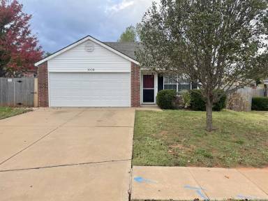 Main picture of 1008 Cedarcrest St