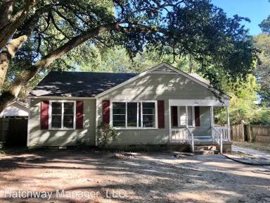 Main picture of 536 Woodbury Rd