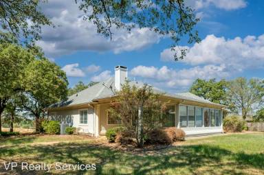 Main picture of 4525 Teasley Ln