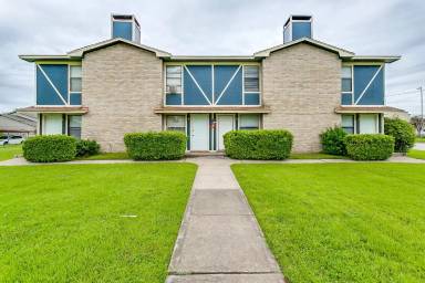 Main picture of 900 Cottonwood Trl