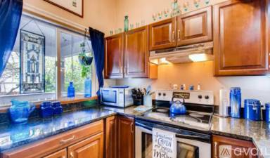Main picture of 258 Greenway Cir W