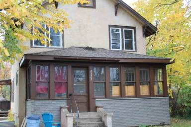 Main picture of 2327 4th Ave W