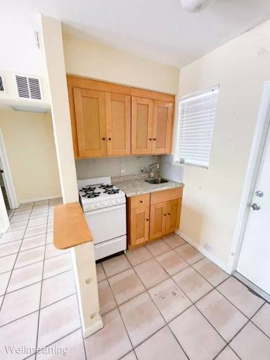 Main picture of 3019 Harbor Dr