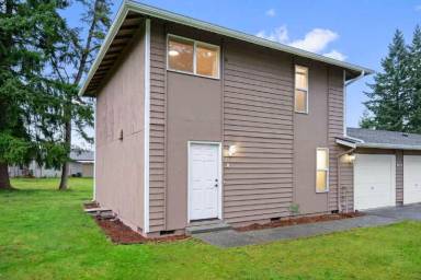 Main picture of 9727 5th St NE