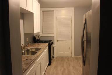 Main picture of 3232 Kenyon Ave