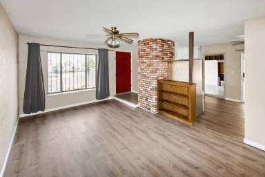 Main picture of 3563 Schirra St
