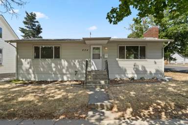 Main picture of 624 2nd St