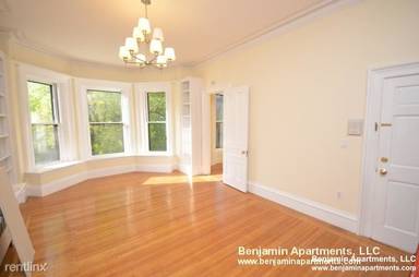 Main picture of 300 Marlborough St