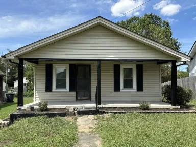 Main picture of 2215 McCroskey Ave