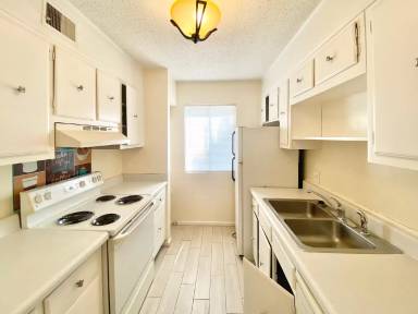 Main picture of Lexington Green Condominiums