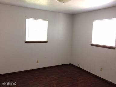 Main picture of 2002 Labrisa Dr