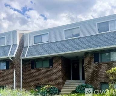 Main picture of 523 Stony Way