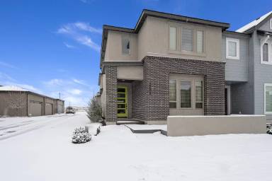 Main picture of 3004 S Honeycomb Way