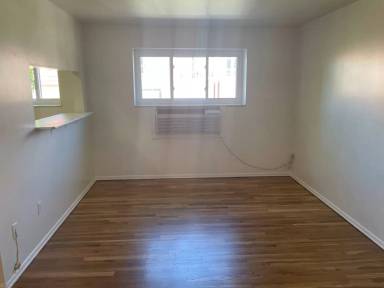 Main picture of 341 Gross St