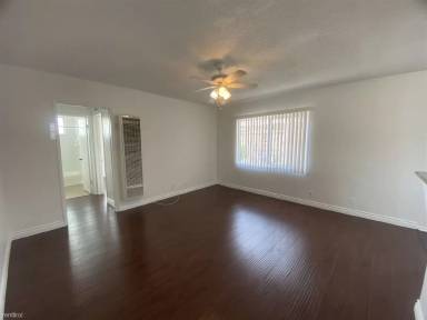 Main picture of 10485 National Blvd