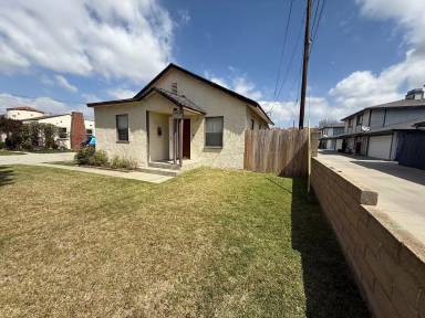 Main picture of 8607 Cedar St