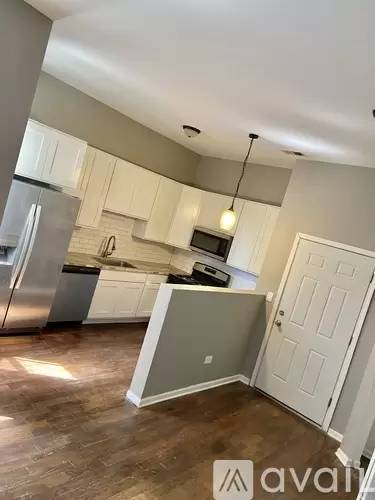 Main picture of 4715 S Michigan Ave