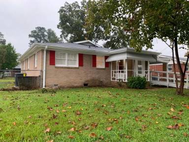 Main picture of 702 E Cedar St