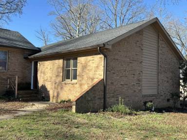 Main picture of 4701 Hollowell Ln