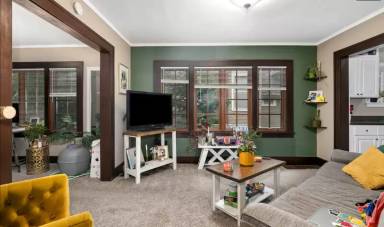 Main picture of 412 Crescent St NE