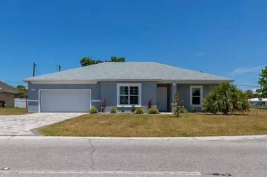 Main picture of 10517 Camelia Dr