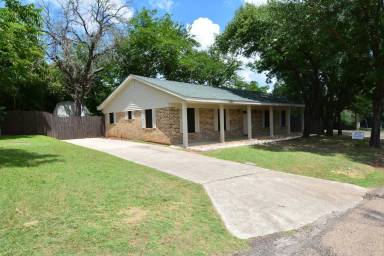 Main picture of 5243 E Lakeshore Dr