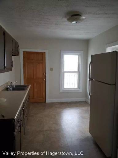 Main picture of 335 S Potomac St