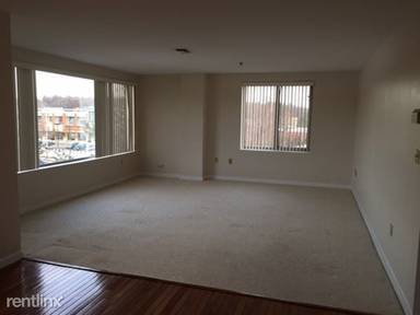 Main picture of 193 Oak St
