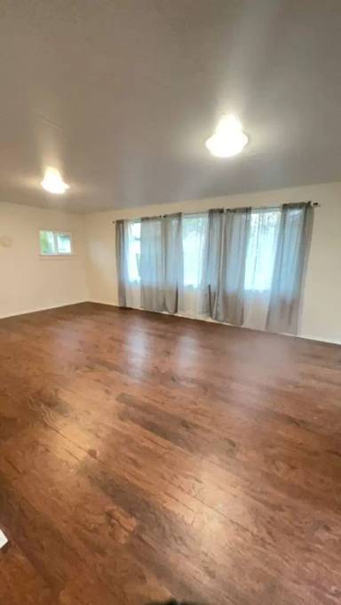 Main picture of 610 SE Riverside Ave