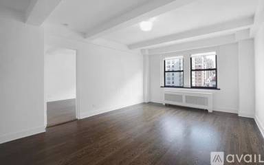 Main picture of 270 W 72nd St