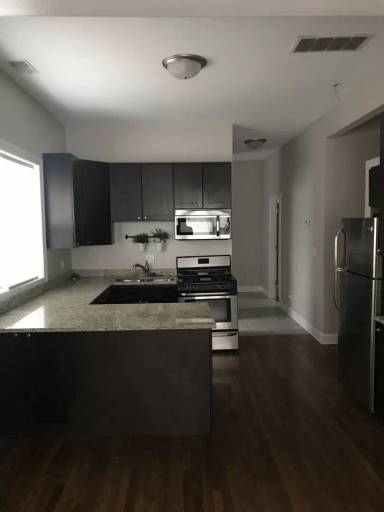 Main picture of 3501 W Cortland St