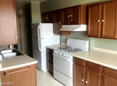 Main picture of Town Square Condominiums