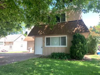 Main picture of 615 NW 11th St