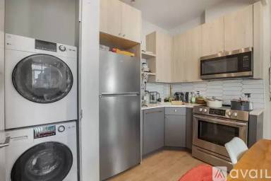 Main picture of 1132 Broadway