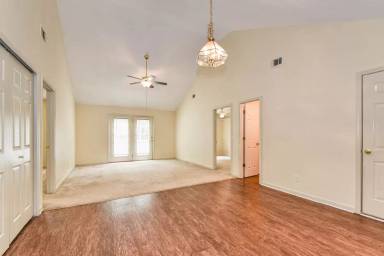 Main picture of 665 Rushing St