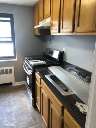 Main picture of 379 Church St