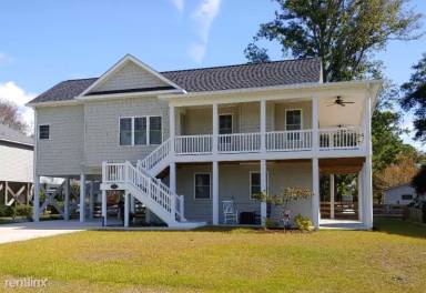 Main picture of 1955 Camelot Dr SW