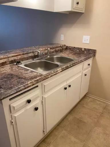 Main picture of 741 N. Lincoln St