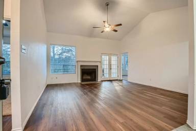 Main picture of 2103 Cervin Blvd