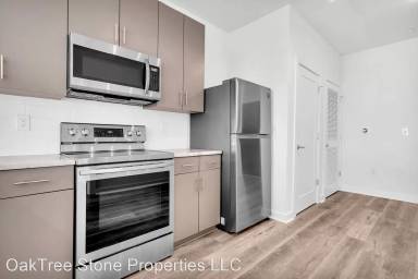 Main picture of 525 Parkway Dr NE