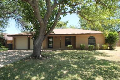 Main picture of 1810 Sherman Dr